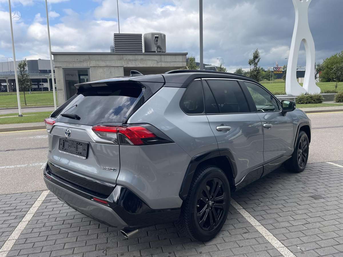 Toyota RAV4 - 6