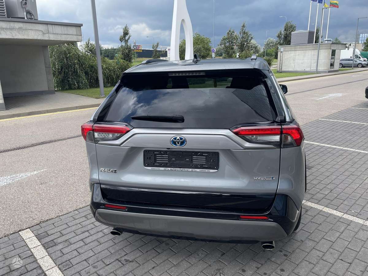 Toyota RAV4 - 8