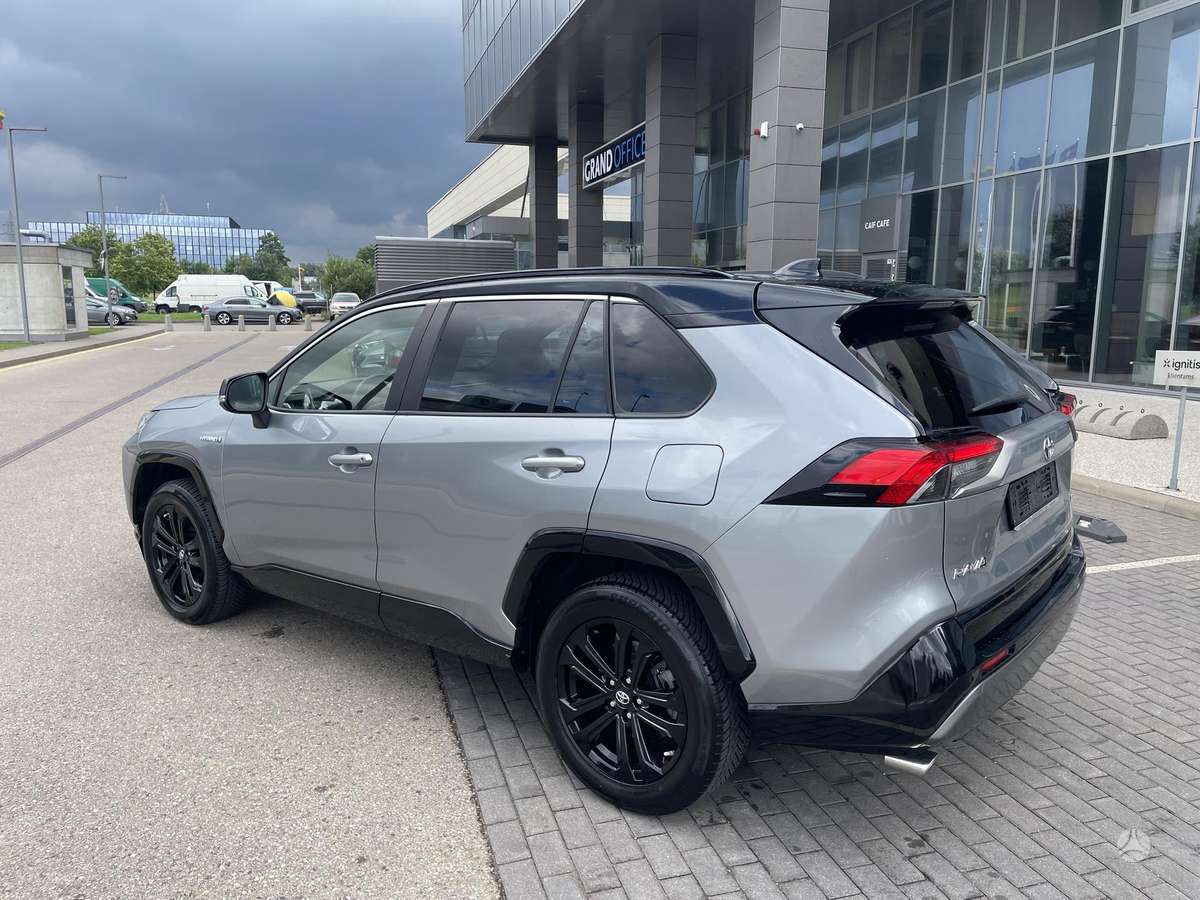 Toyota RAV4 - 1