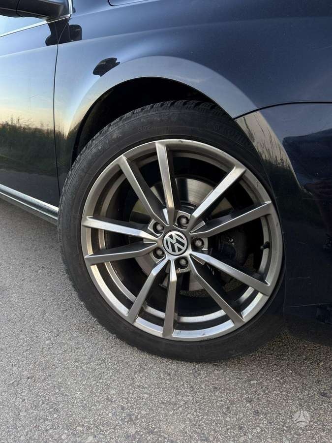 Volkswagen Passat - 4