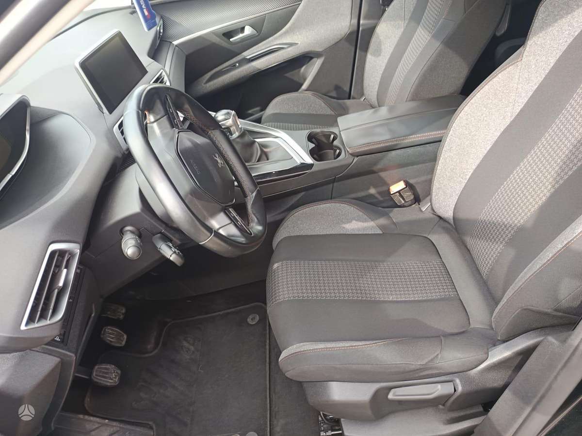 Peugeot 5008 - 10