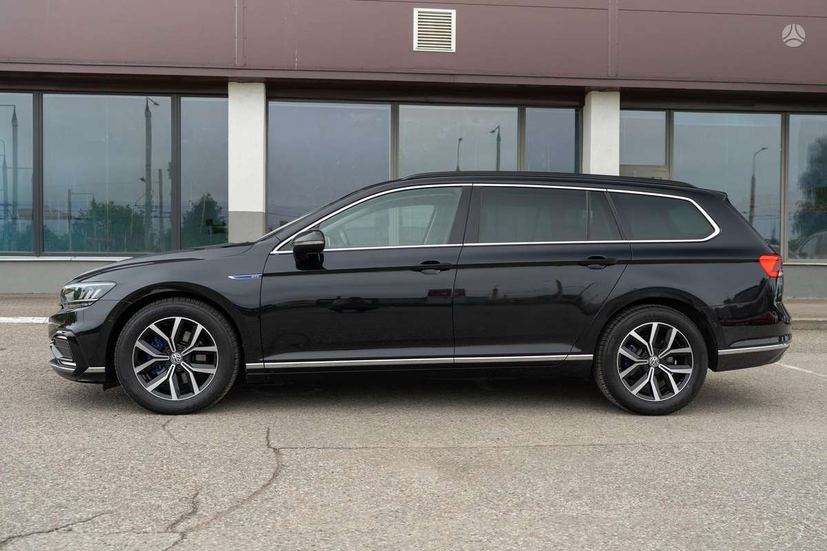 Volkswagen Passat - 4