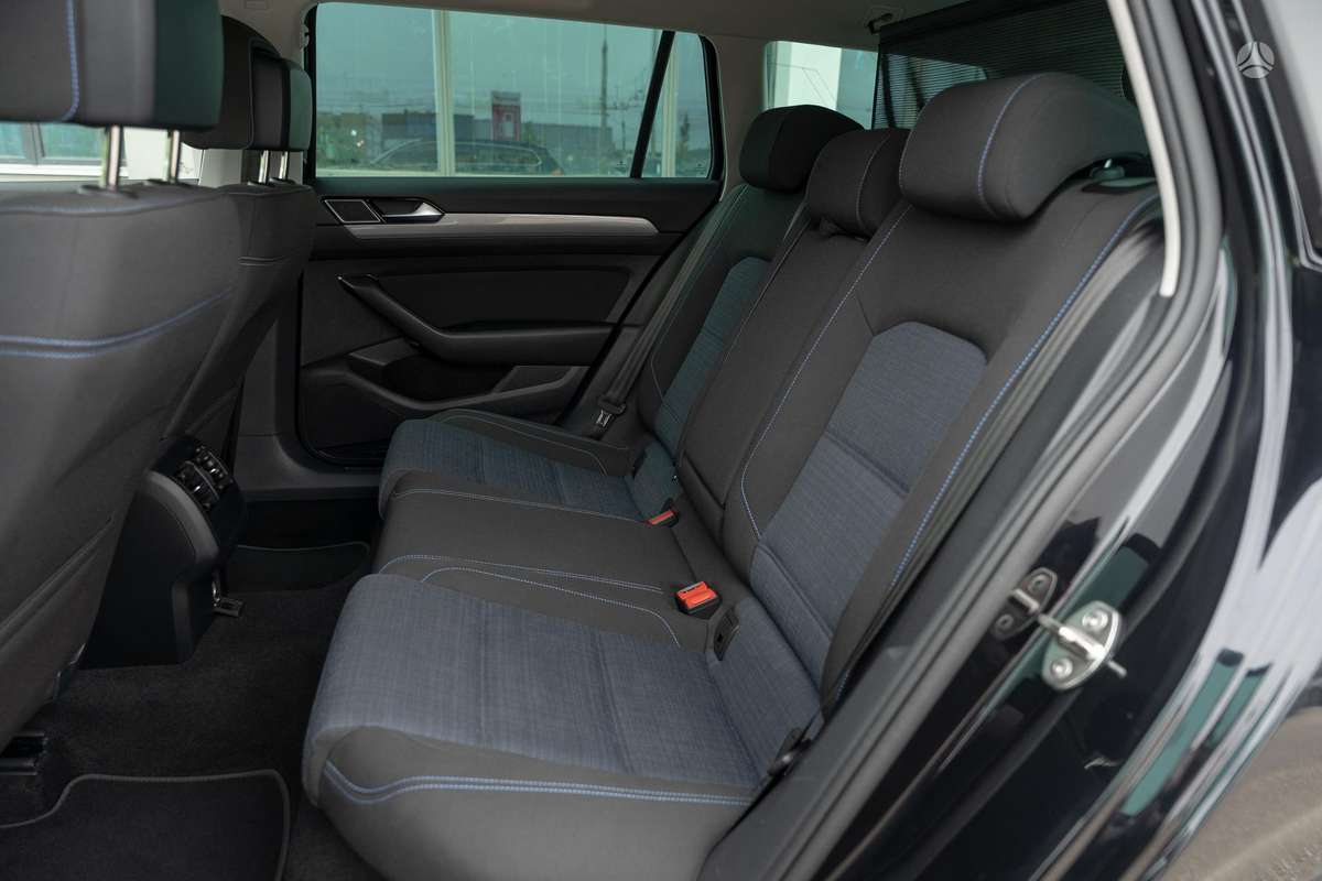 Volkswagen Passat - 10