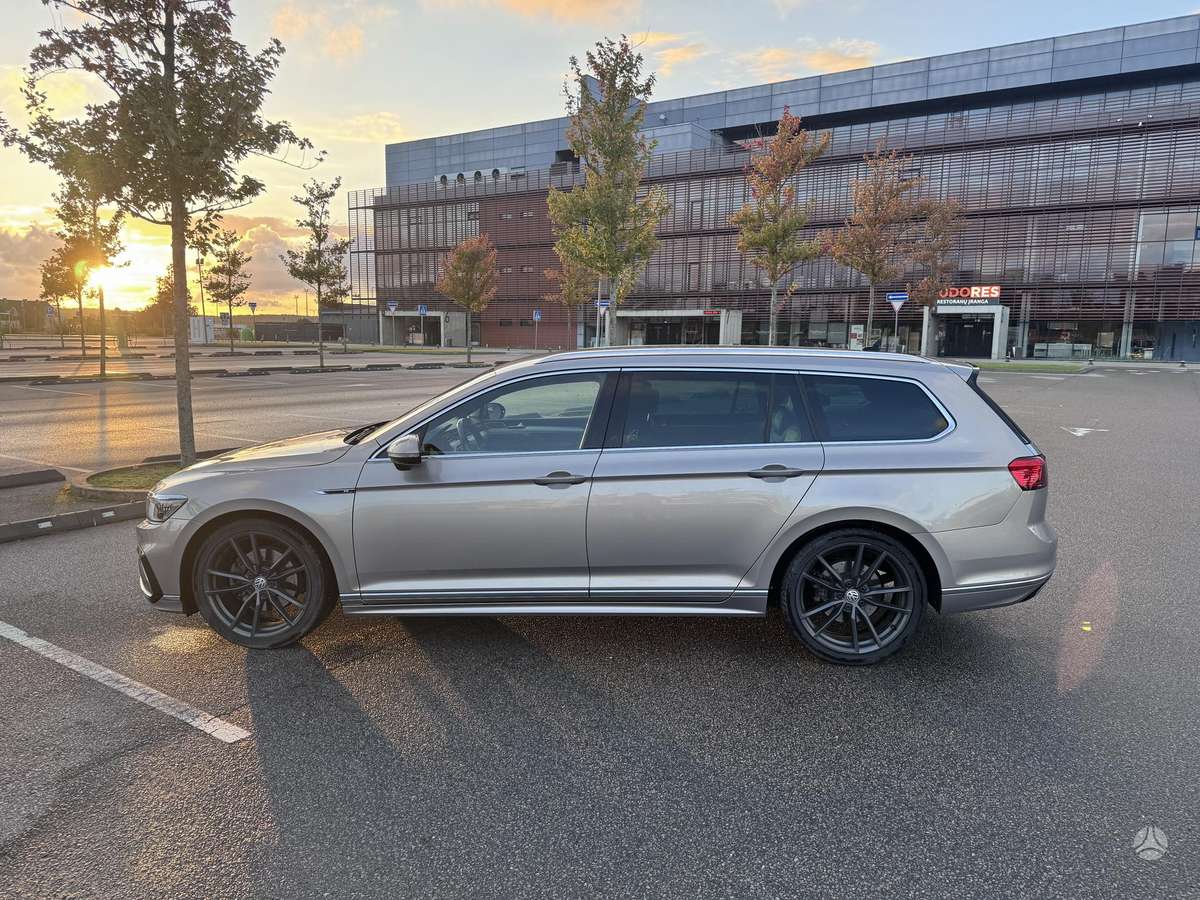 Volkswagen Passat - 4