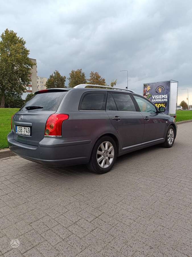 Toyota Avensis - 5