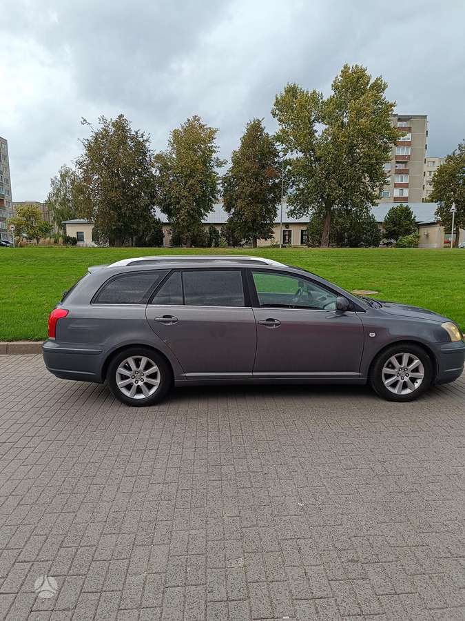 Toyota Avensis - 7
