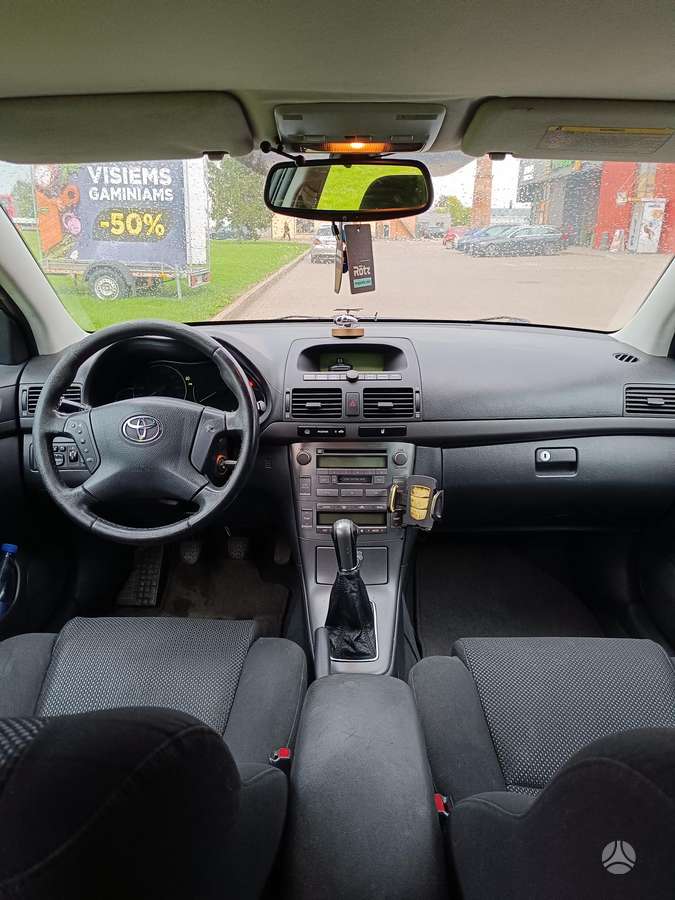 Toyota Avensis - 9