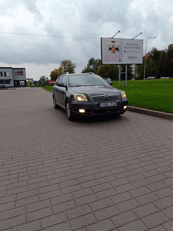 Toyota Avensis - 2