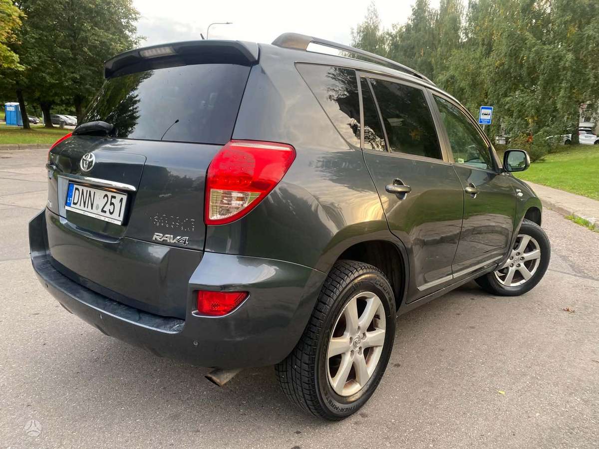 Toyota RAV4 - 3