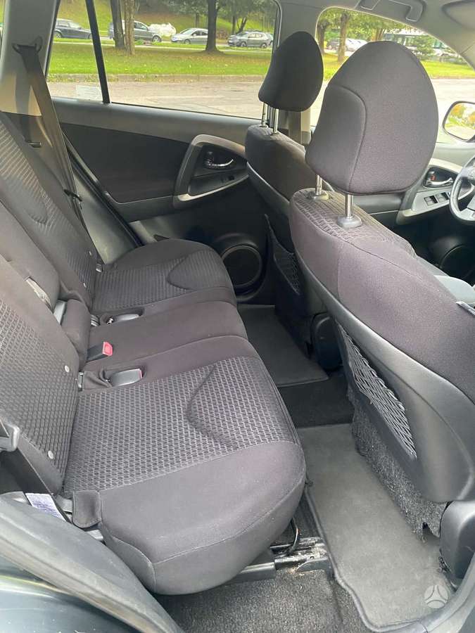 Toyota RAV4 - 7