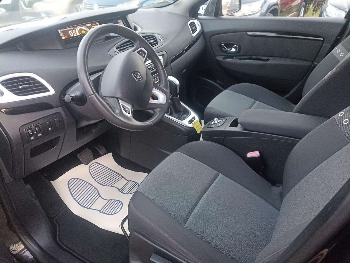 Renault Grand Scenic - 8