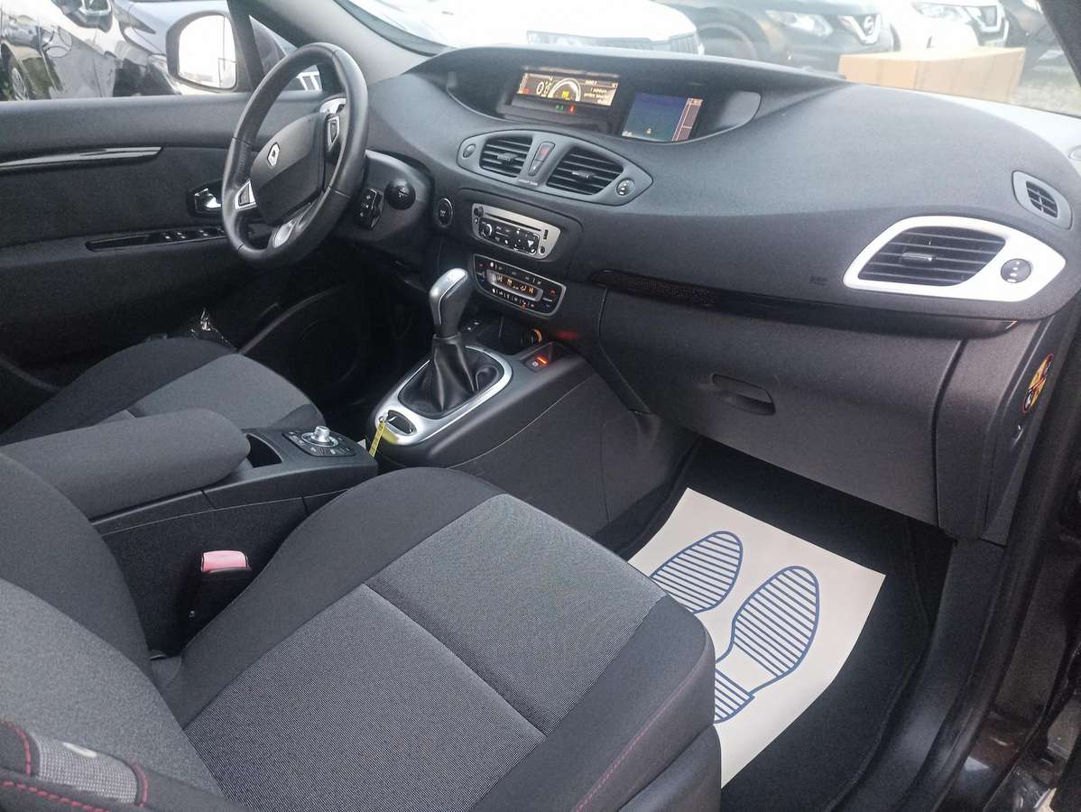 Renault Grand Scenic - 10