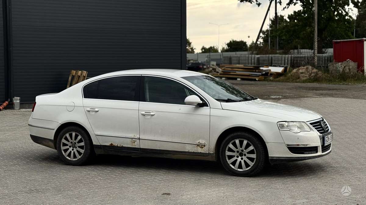 Volkswagen Passat - 4