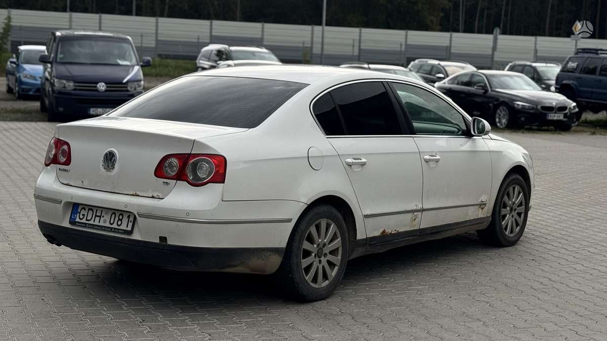 Volkswagen Passat - 8