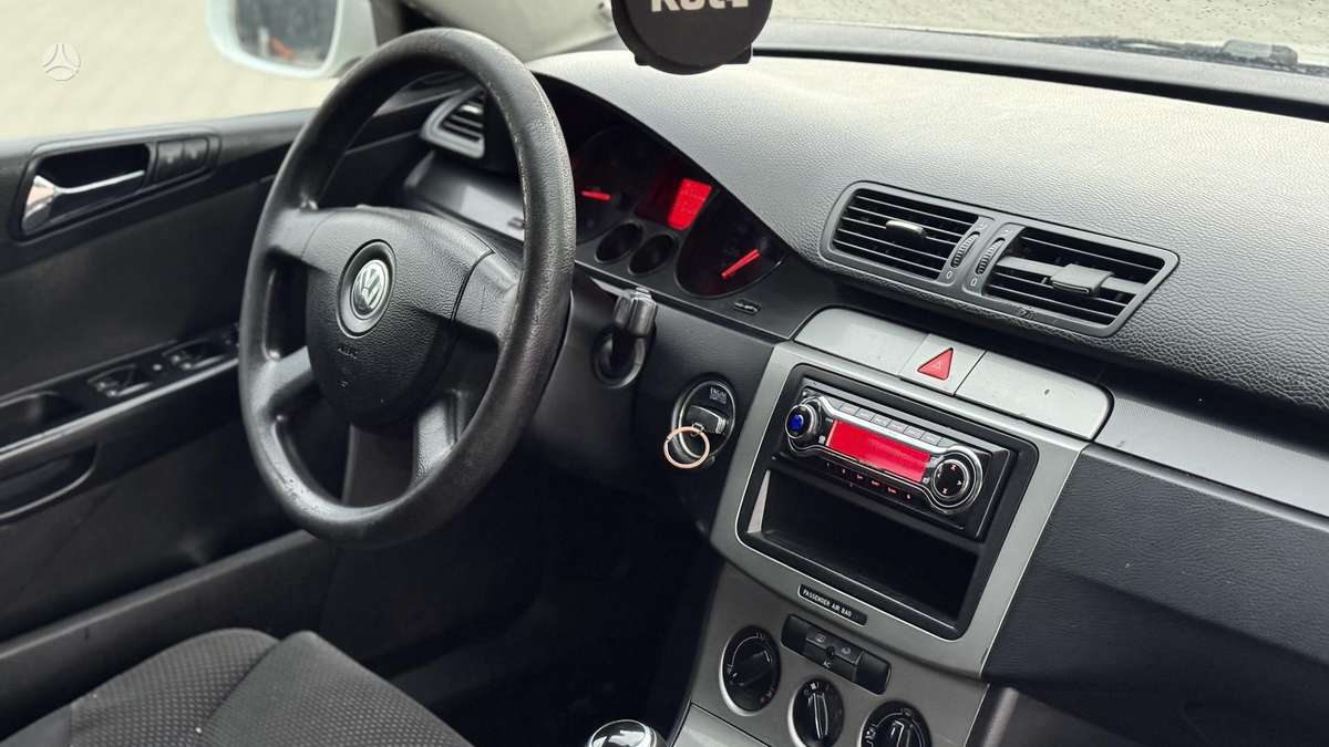 Volkswagen Passat - 9