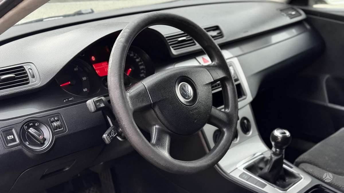 Volkswagen Passat - 10