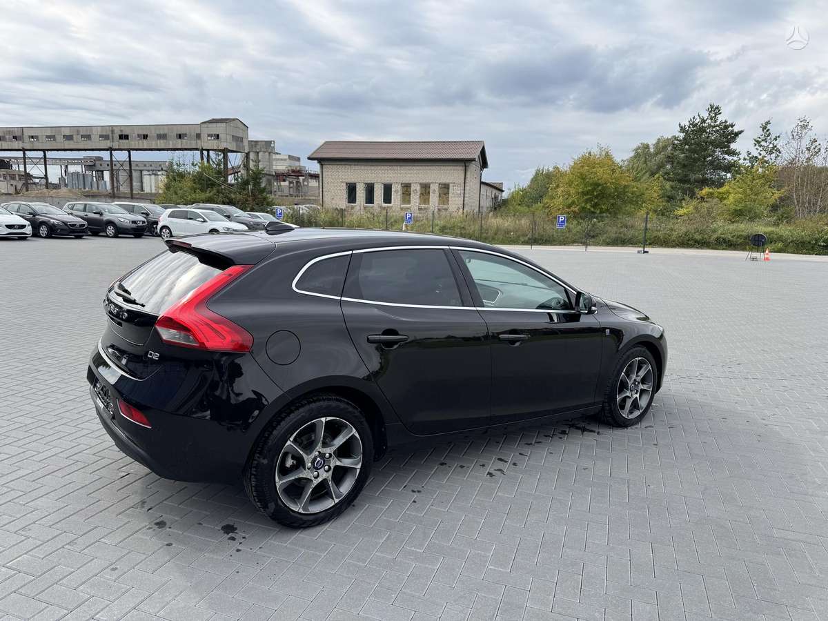 Volvo V40, 2.0 l., hatchback