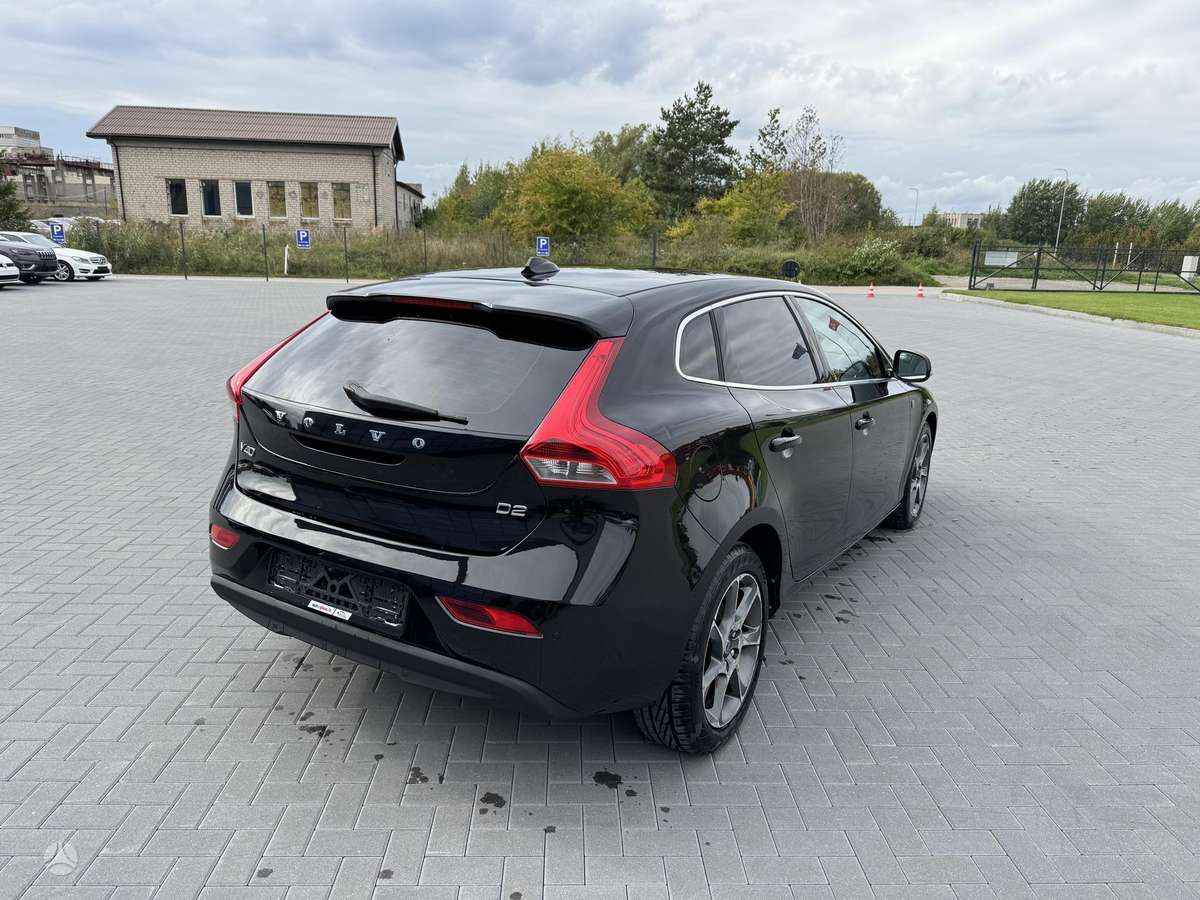 Volvo V40, 2.0 l., hatchback