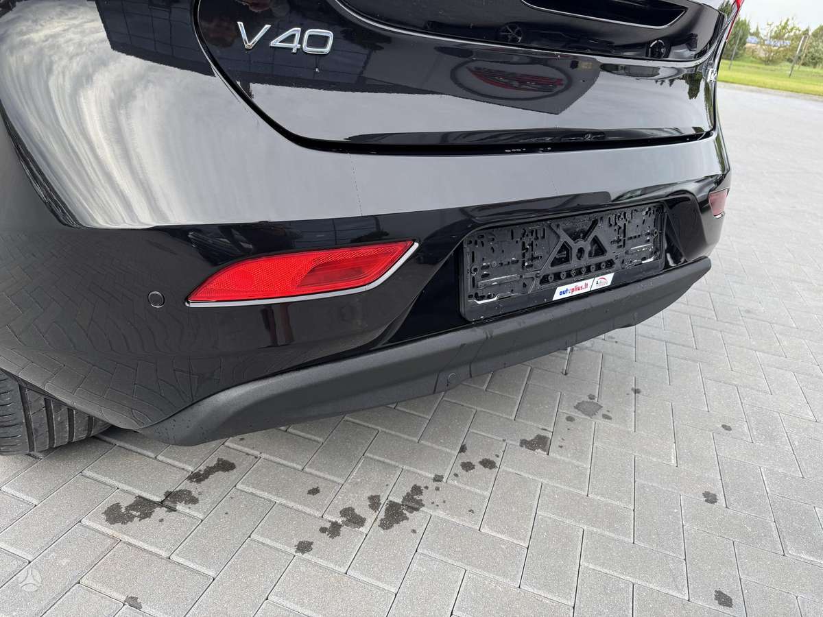 Volvo V40, 2.0 l., hatchback