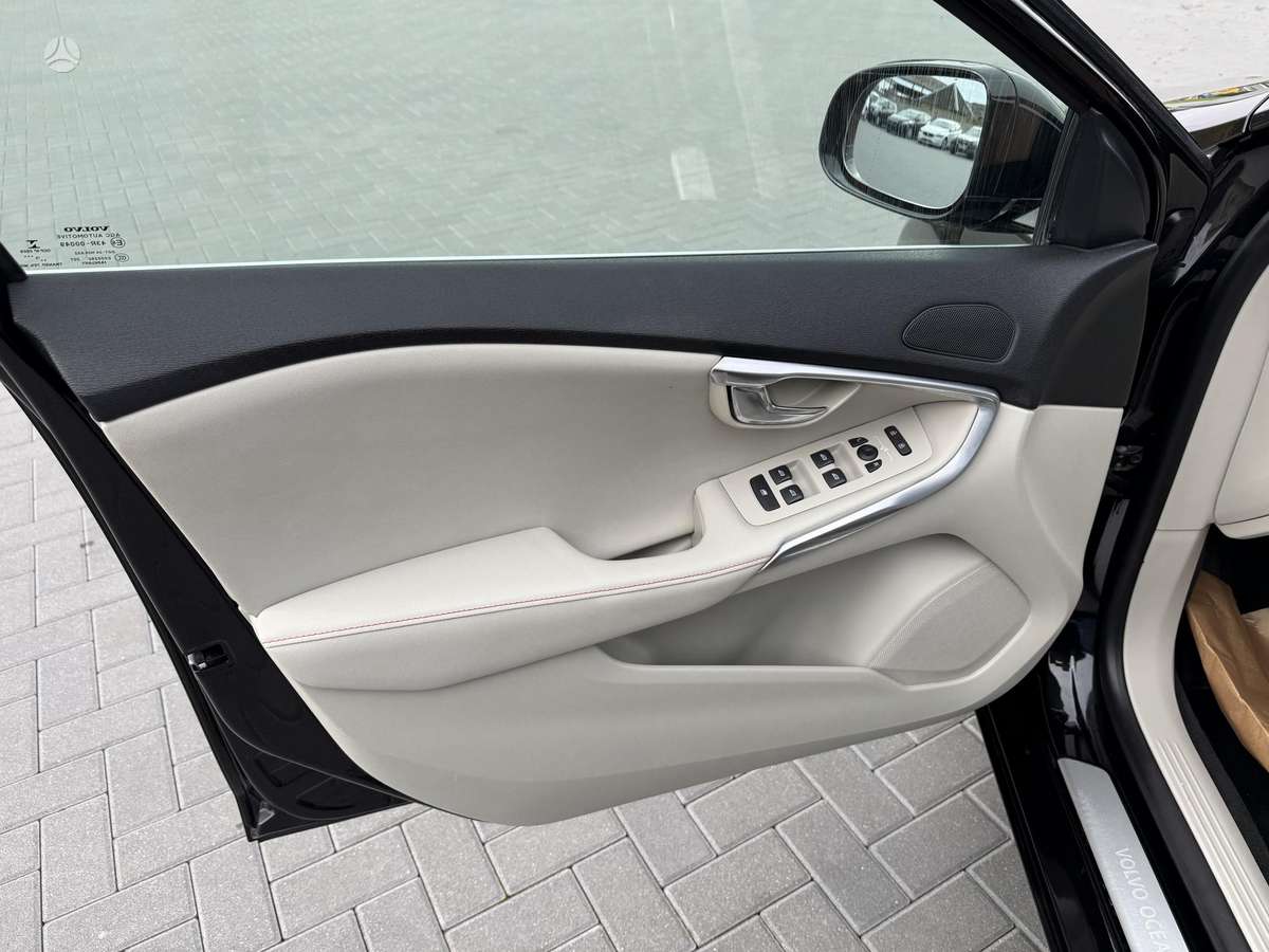 Volvo V40, 2.0 l., Хэтчбек