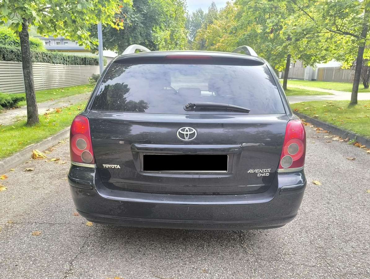 Toyota Avensis - 9