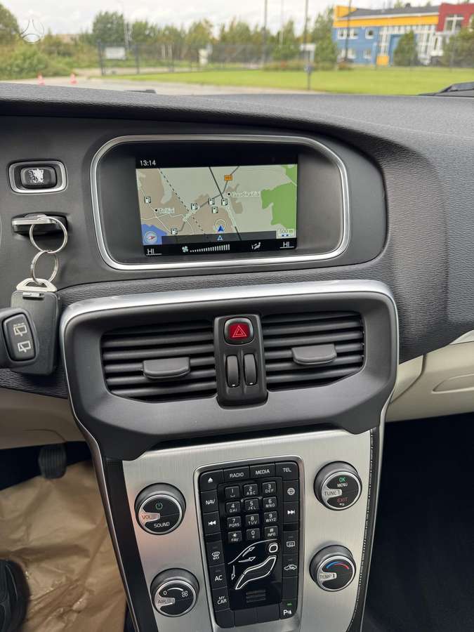 Volvo V40, 2.0 l., hatchback