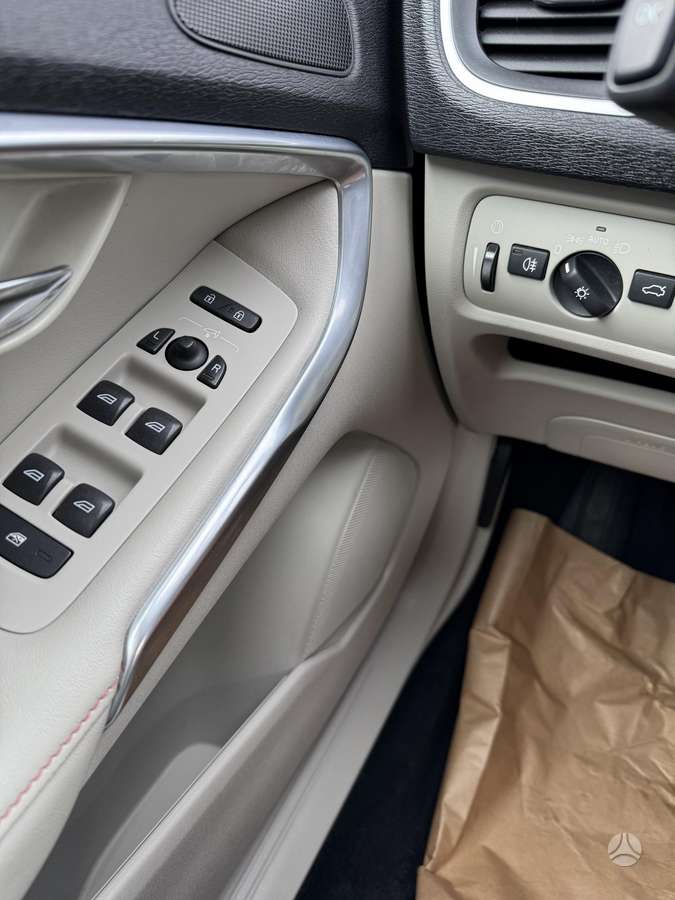 Volvo V40, 2.0 l., hatchback