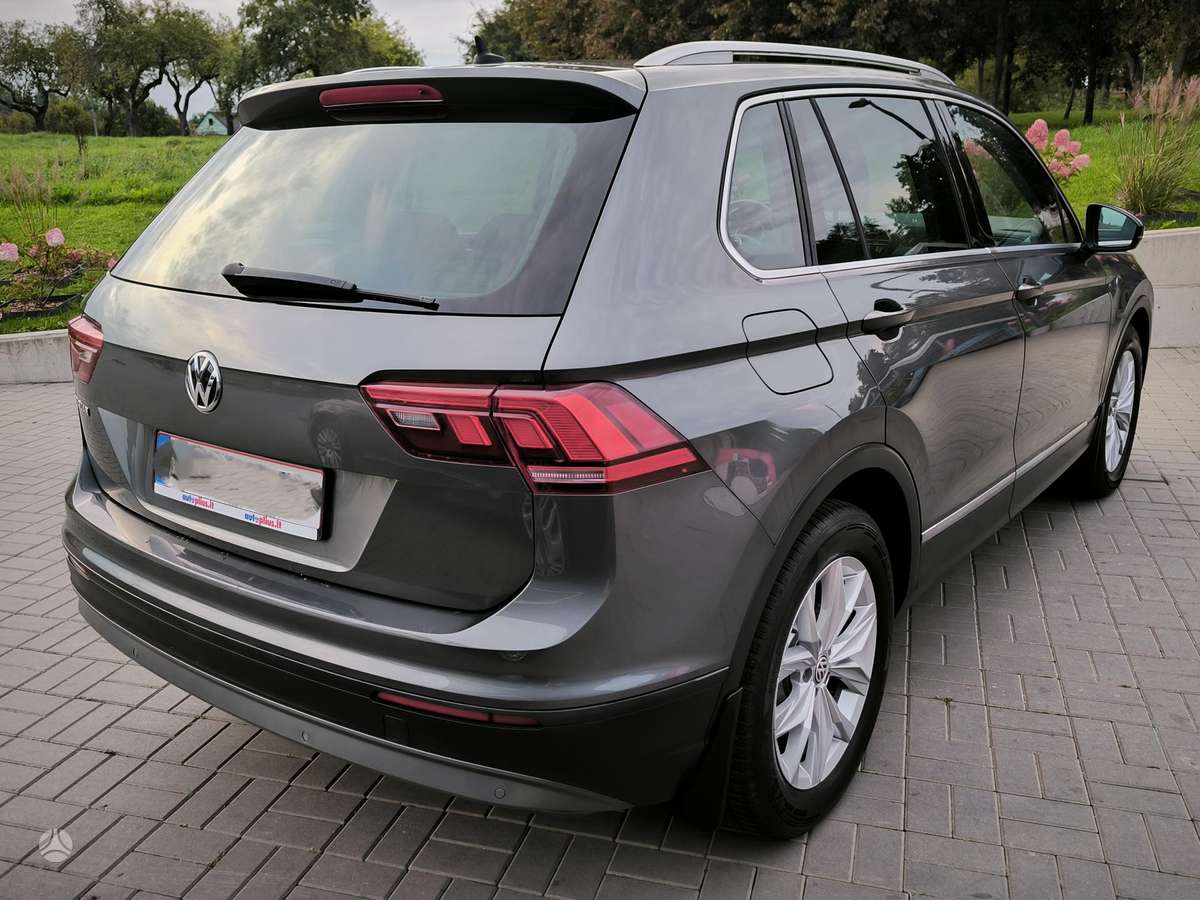 Volkswagen Tiguan - 10