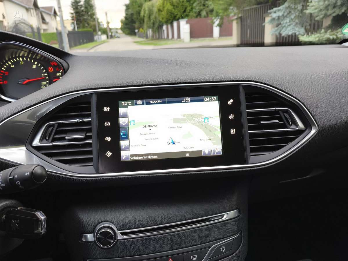 Peugeot 308 - 8