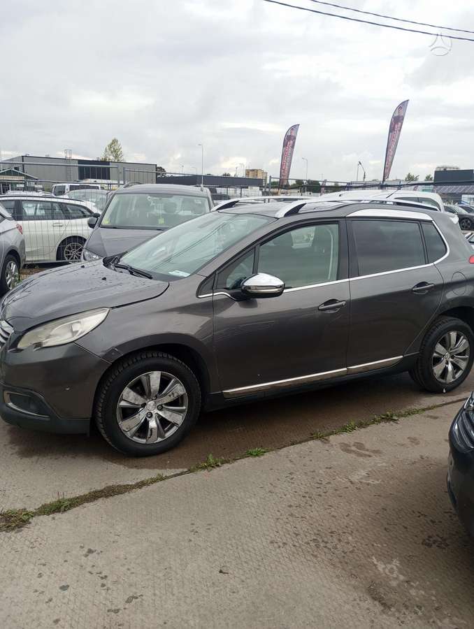 Peugeot 2008 - 5
