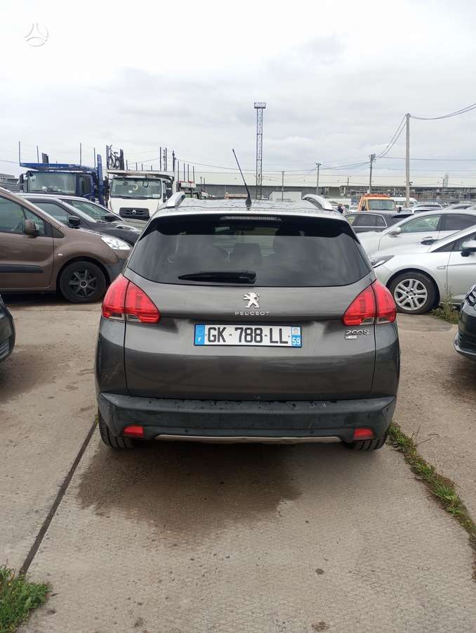 Peugeot 2008 - 9