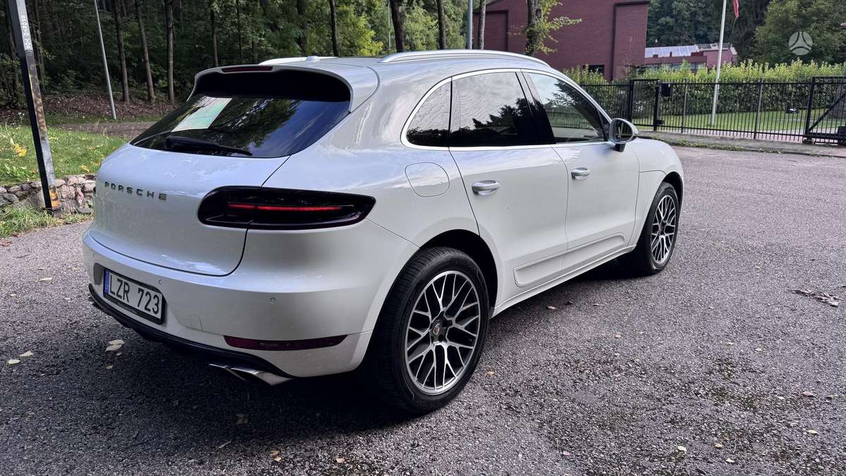 Porsche Macan - 8