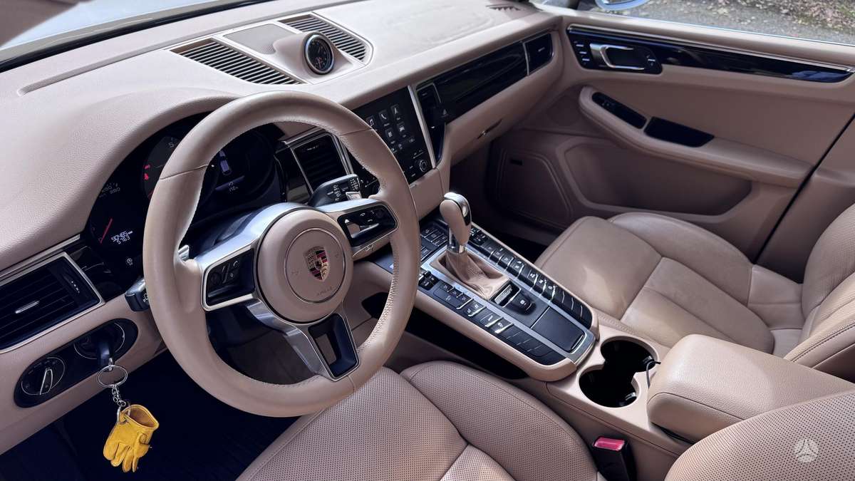 Porsche Macan - 12