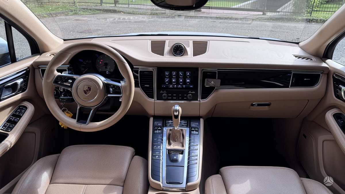 Porsche Macan - 11