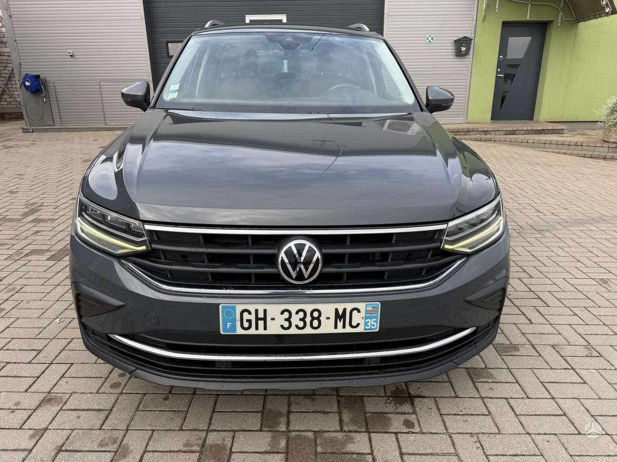 Volkswagen Tiguan - 2
