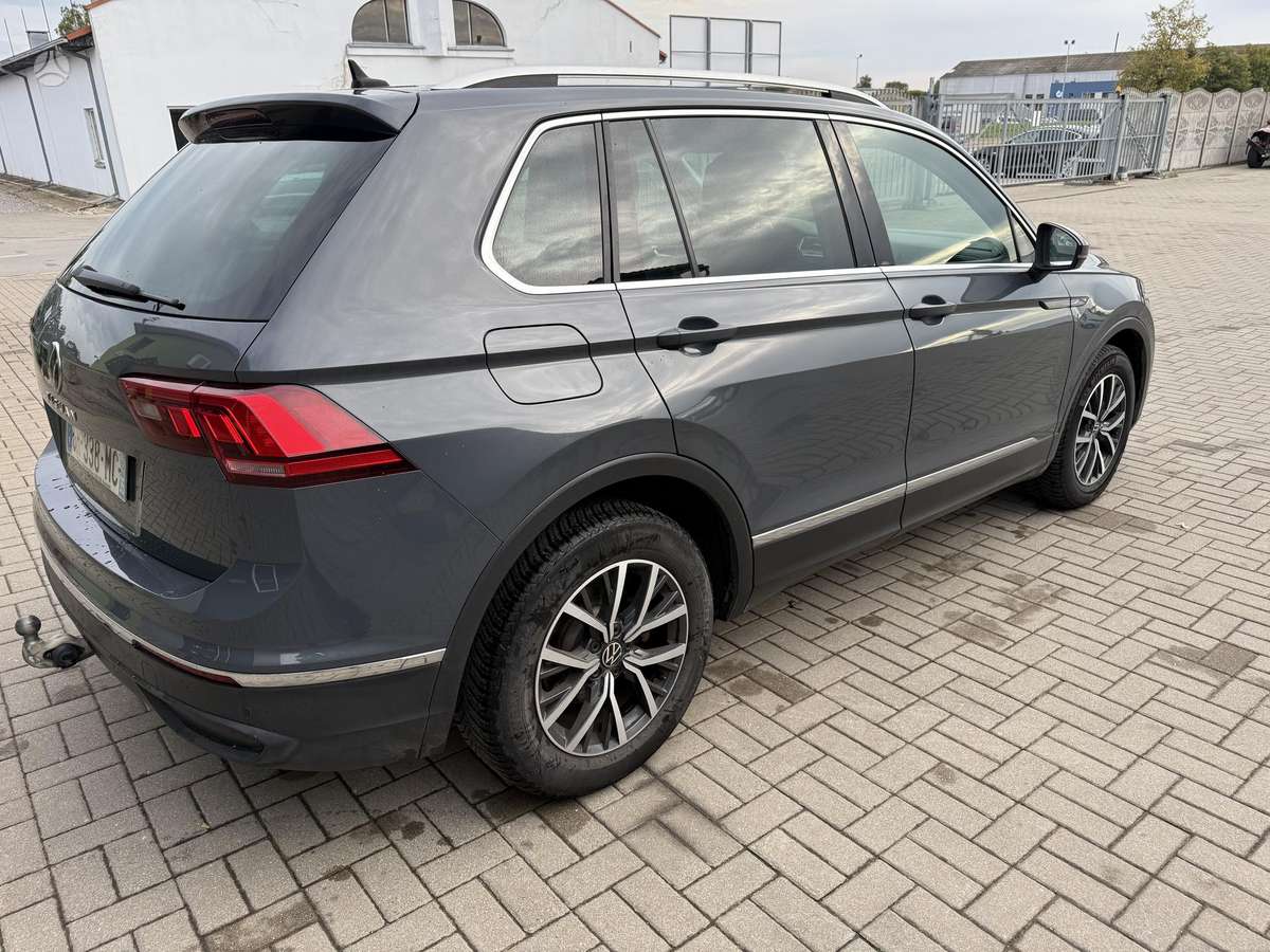 Volkswagen Tiguan - 5