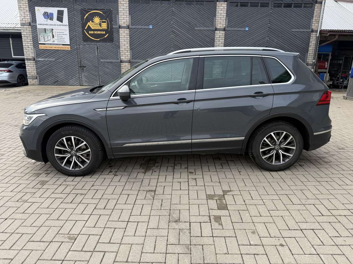 Volkswagen Tiguan - 8