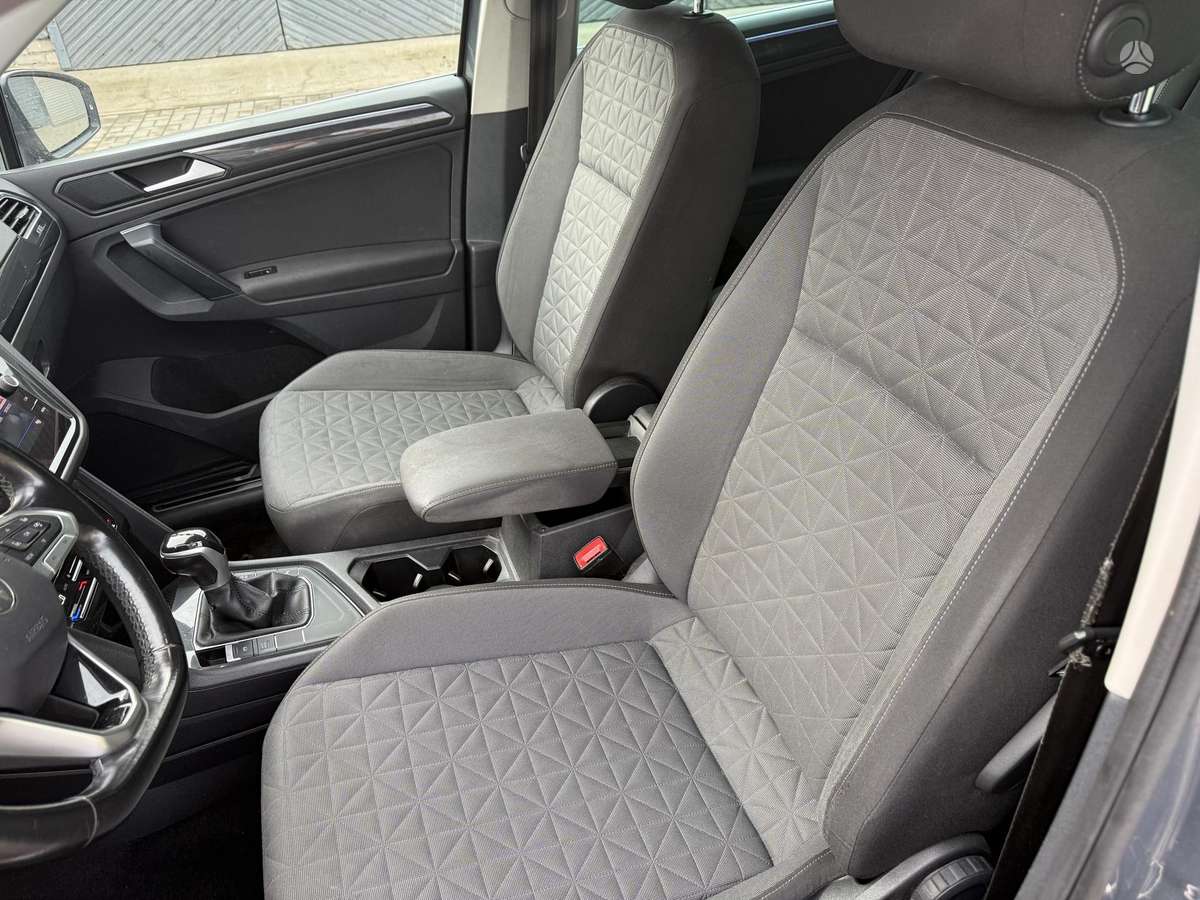 Volkswagen Tiguan - 11