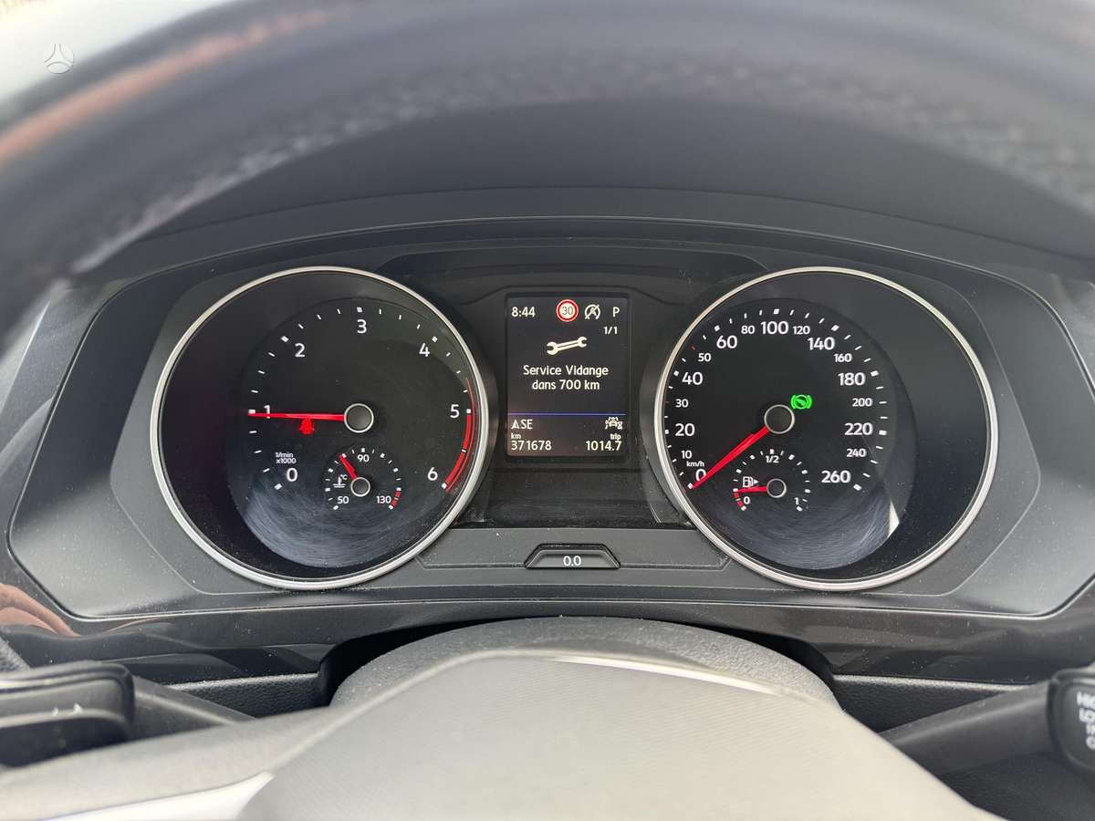 Volkswagen Tiguan - 12