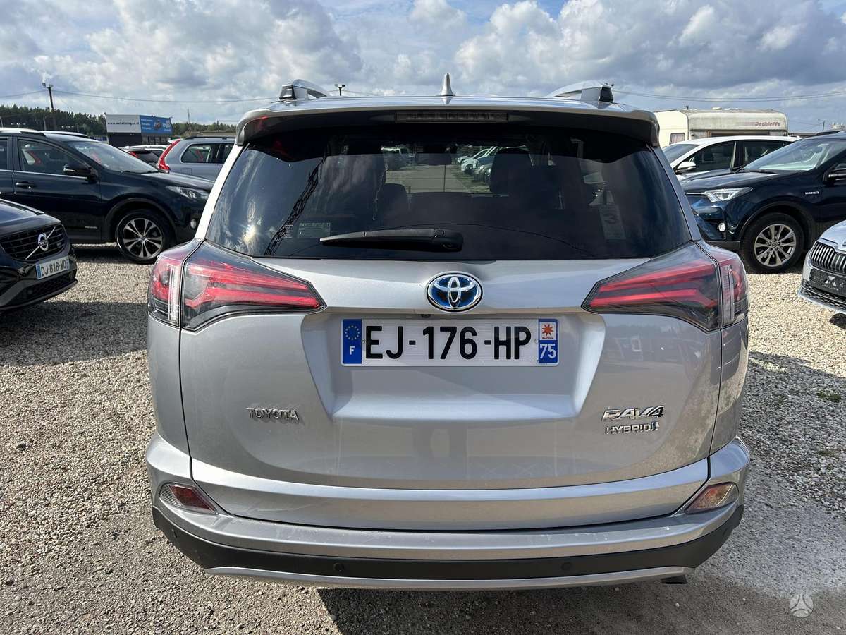 Toyota RAV4 - 8