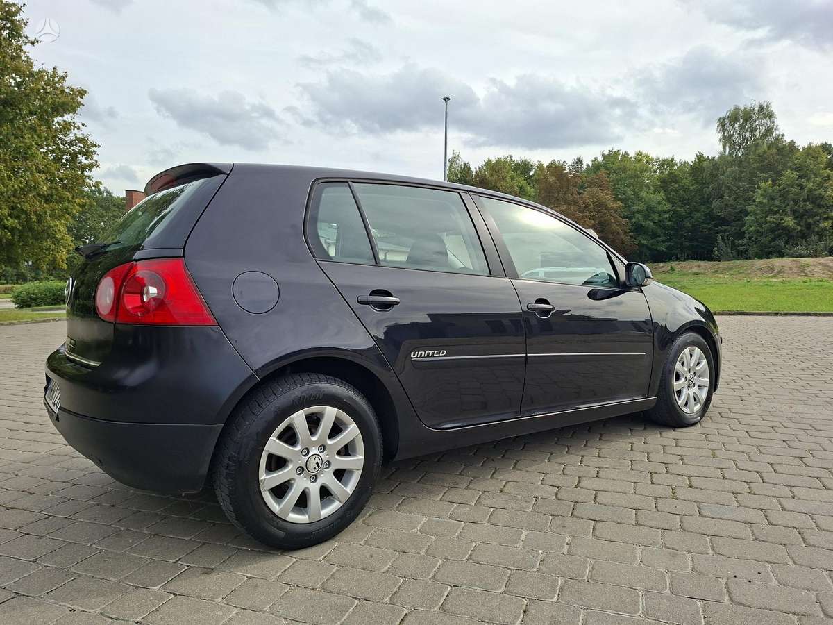 Volkswagen Golf - 2