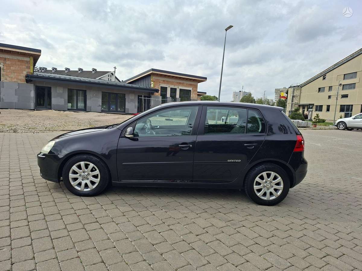 Volkswagen Golf - 3