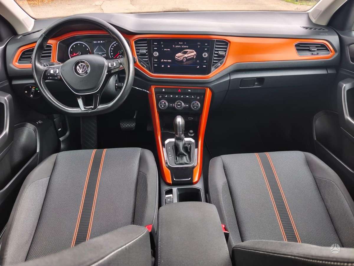 Volkswagen T-Roc - 9