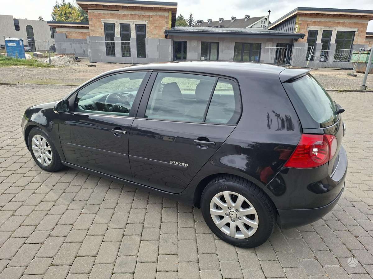 Volkswagen Golf - 5