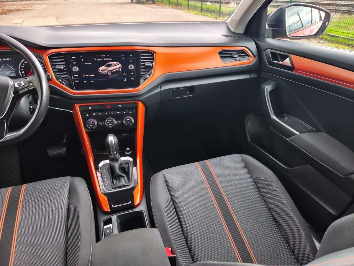 Volkswagen T-Roc - 11