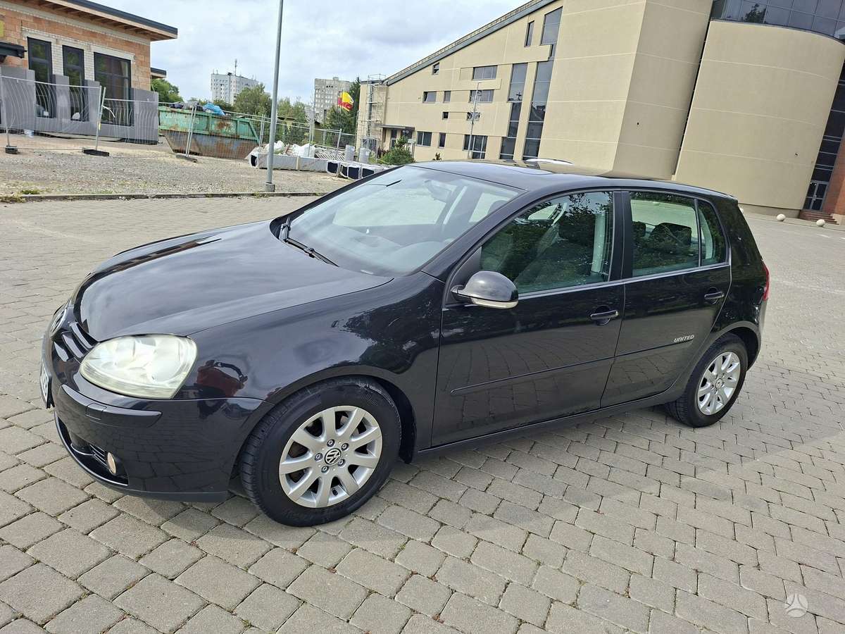 Volkswagen Golf - 6