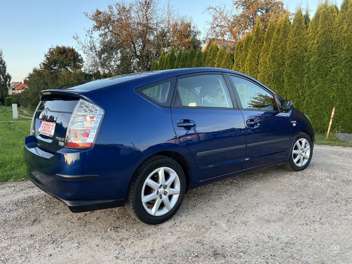 Toyota Prius - 5