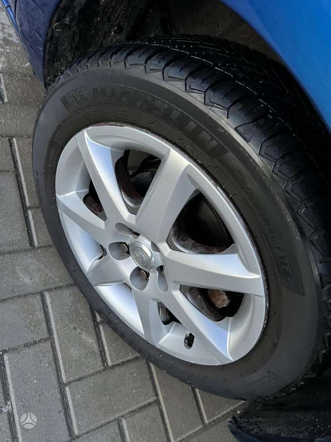 Toyota Prius - 10
