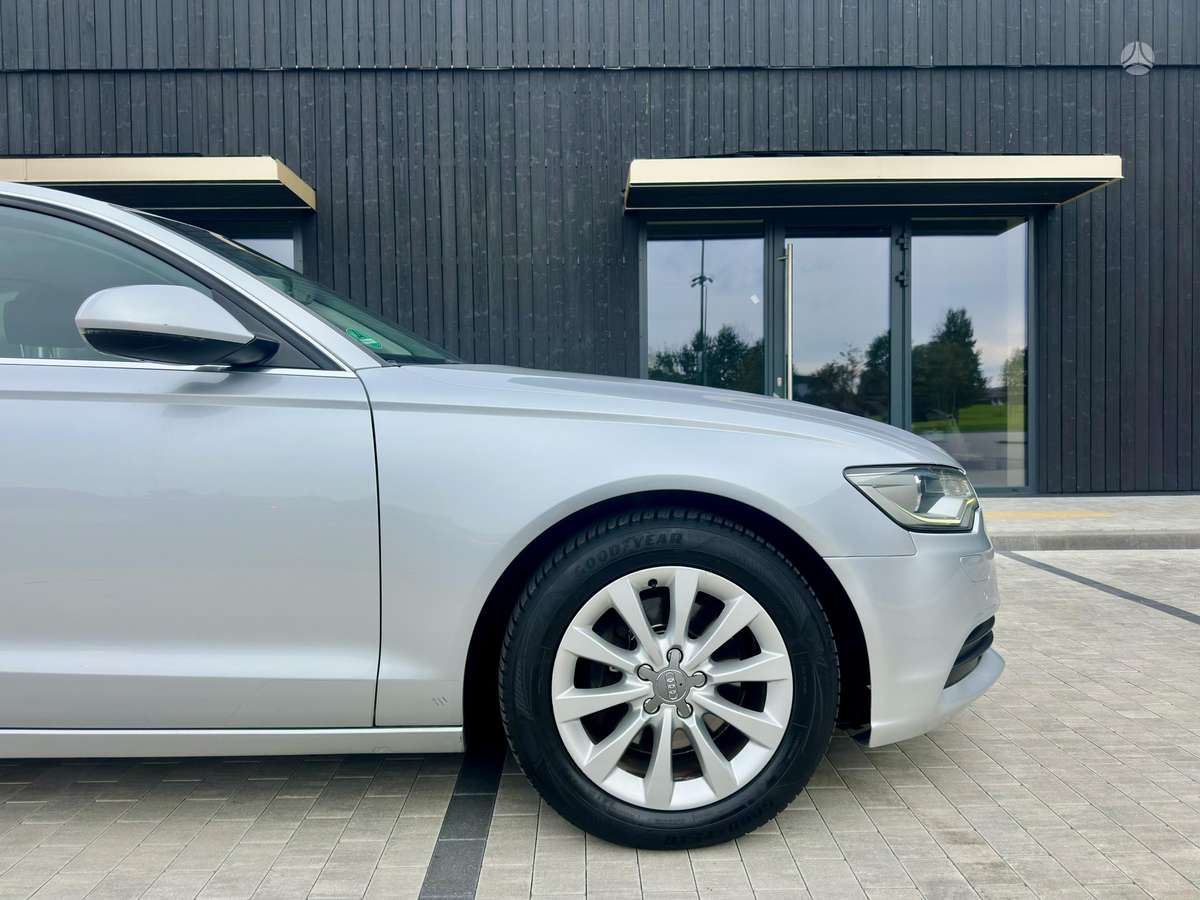 Audi A6, 2.0 l., Седан