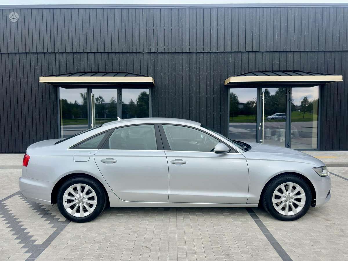 Audi A6, 2.0 l., Седан